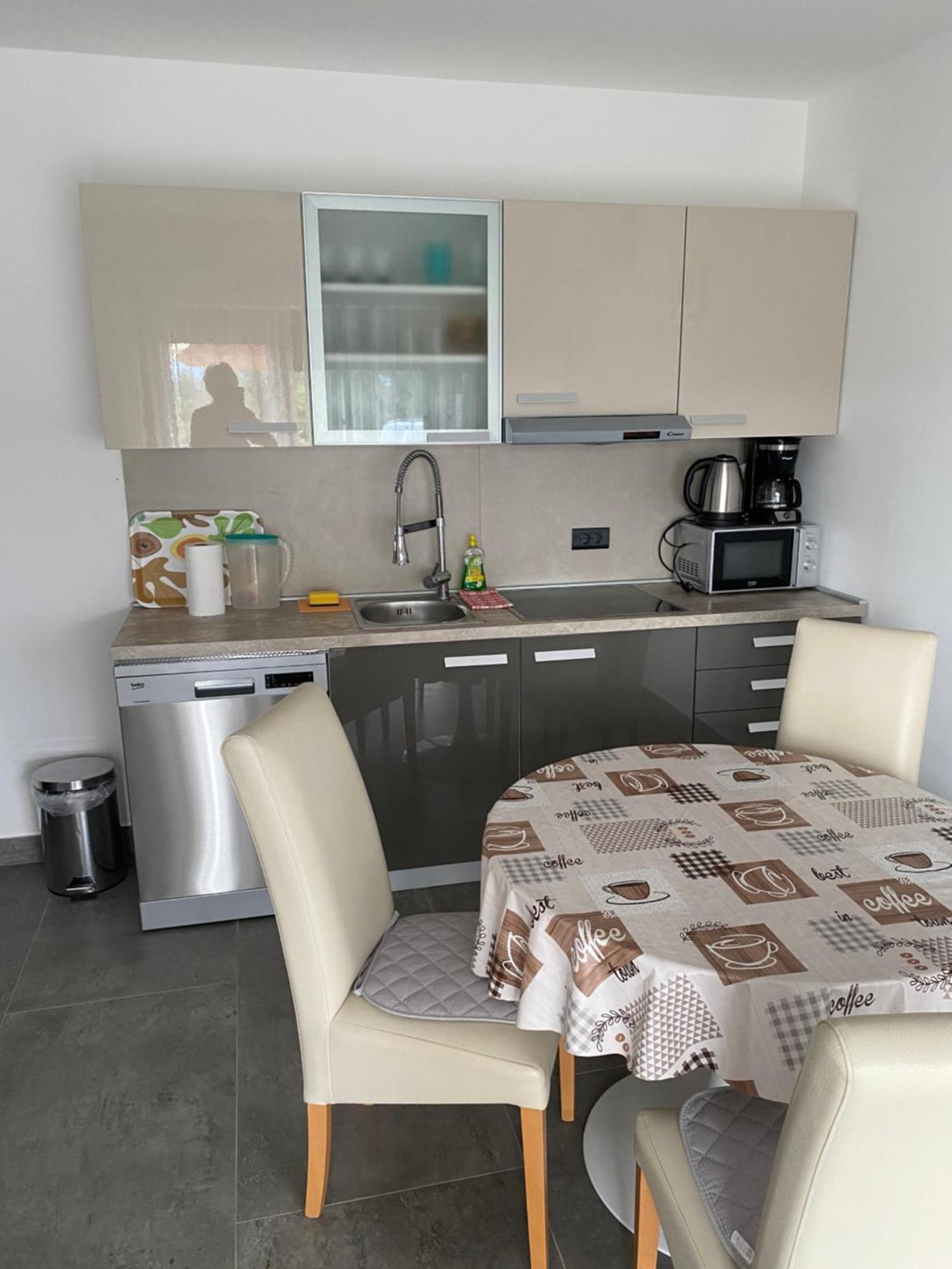 Apartman Lidija Linardici Luaran gambar